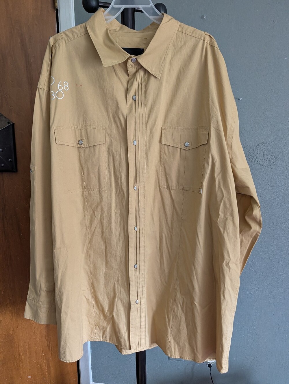 Men Rocawear Longsleeve Shirt